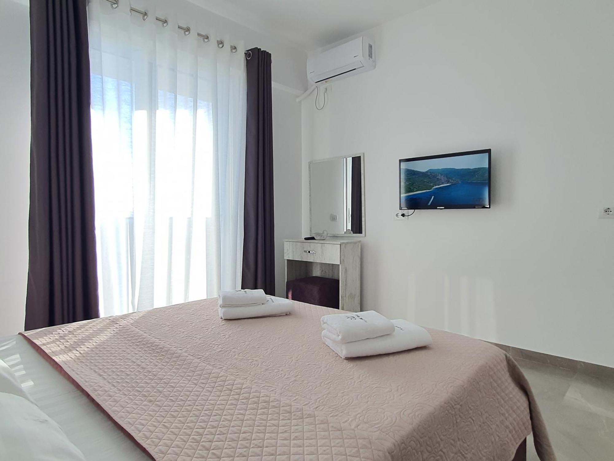 Flore Rooms Sarande Exterior photo