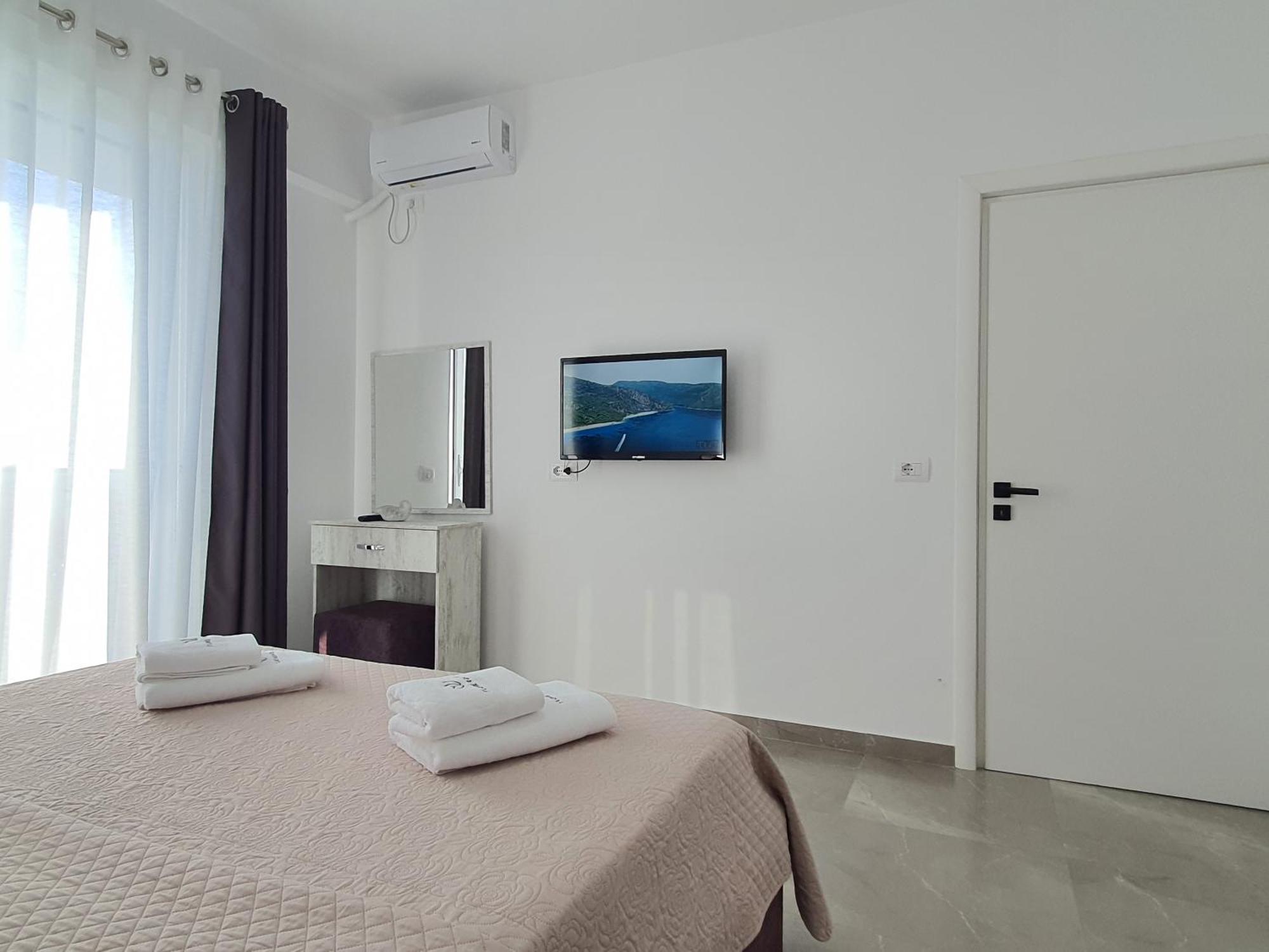 Flore Rooms Sarande Exterior photo