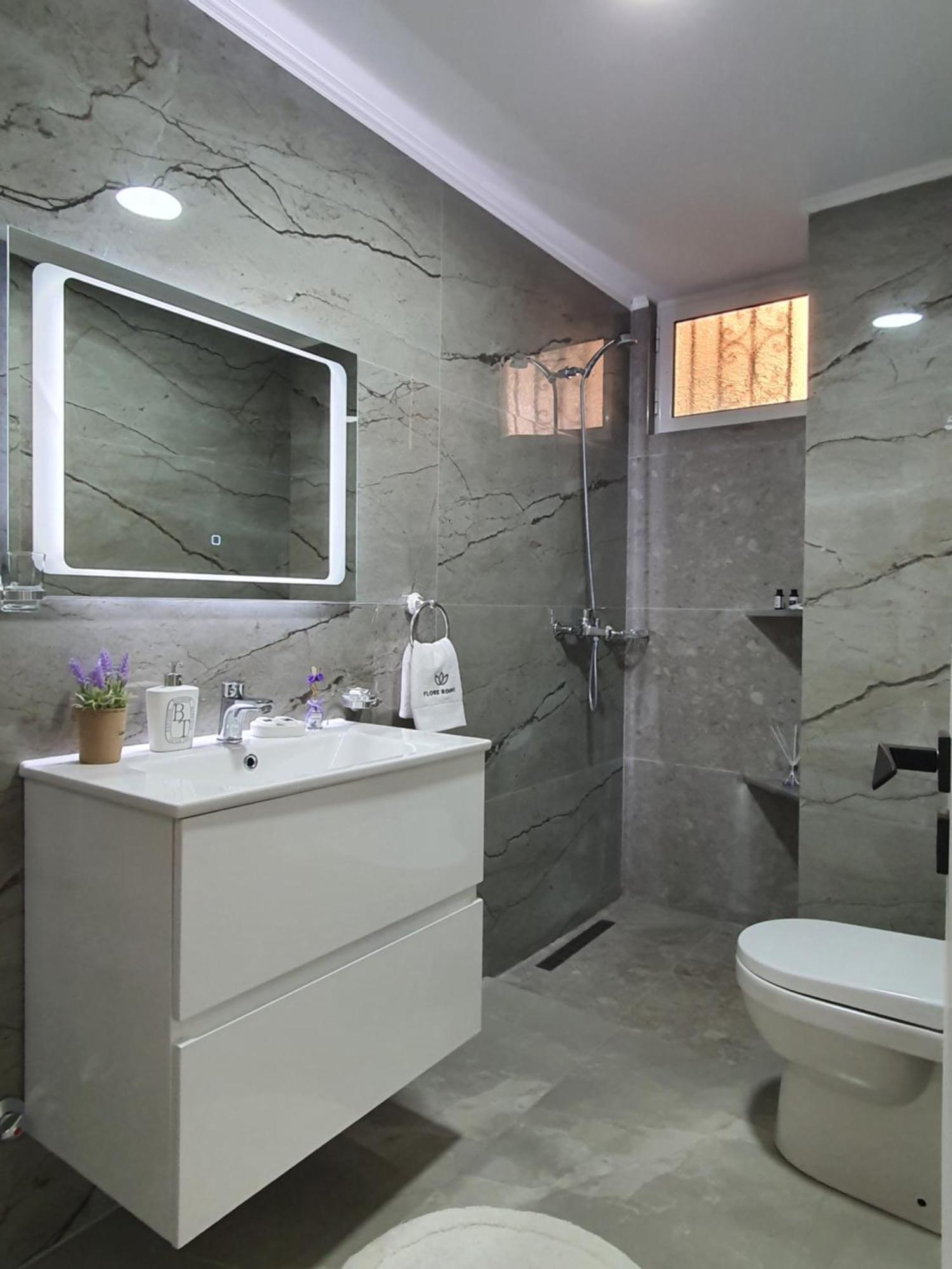 Flore Rooms Sarande Exterior photo