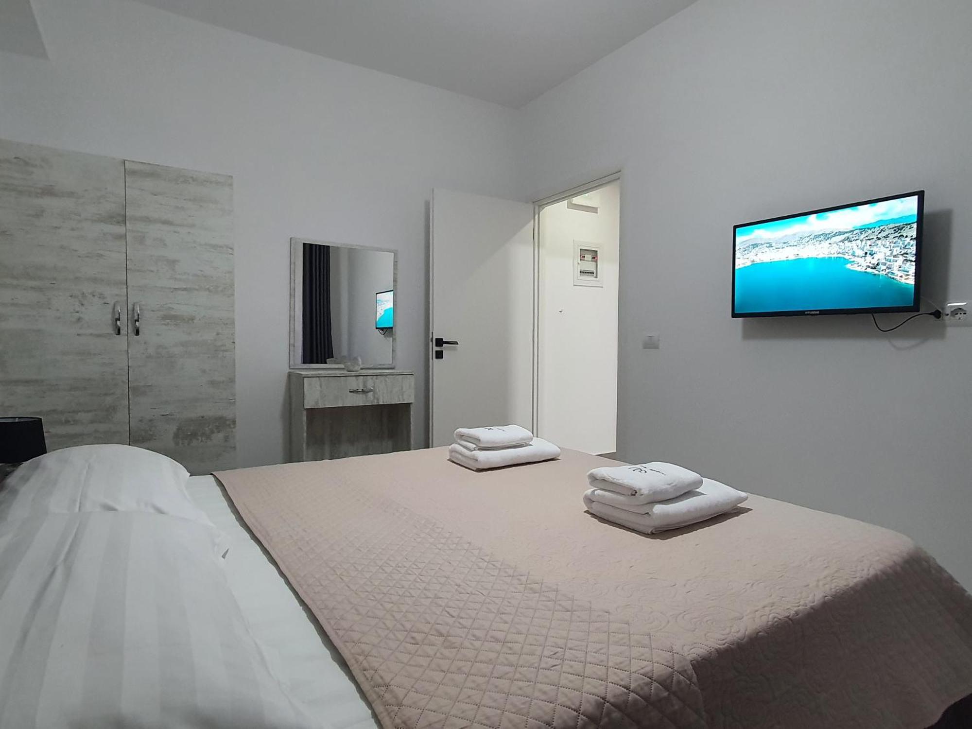 Flore Rooms Sarande Exterior photo