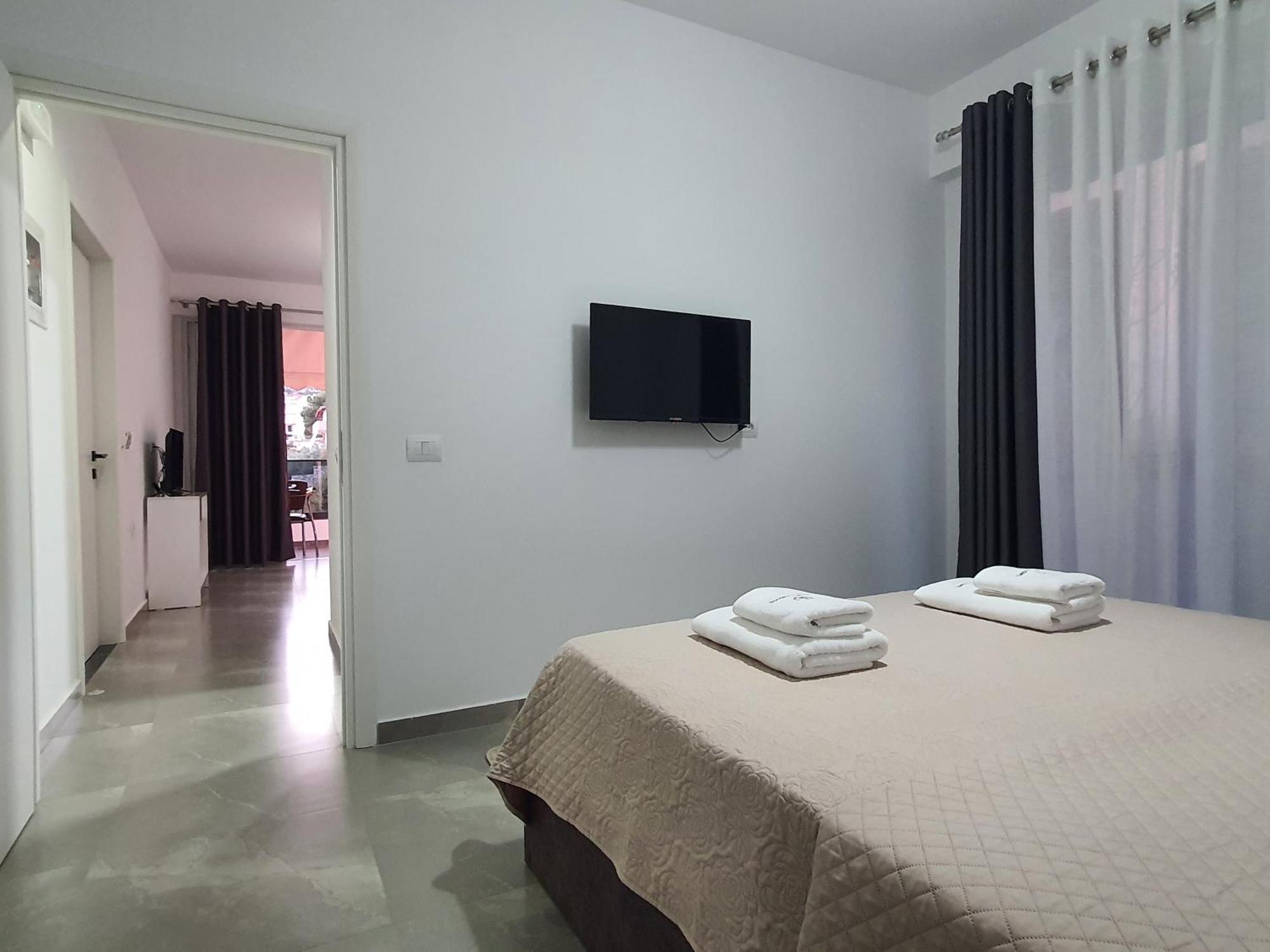 Flore Rooms Sarande Exterior photo