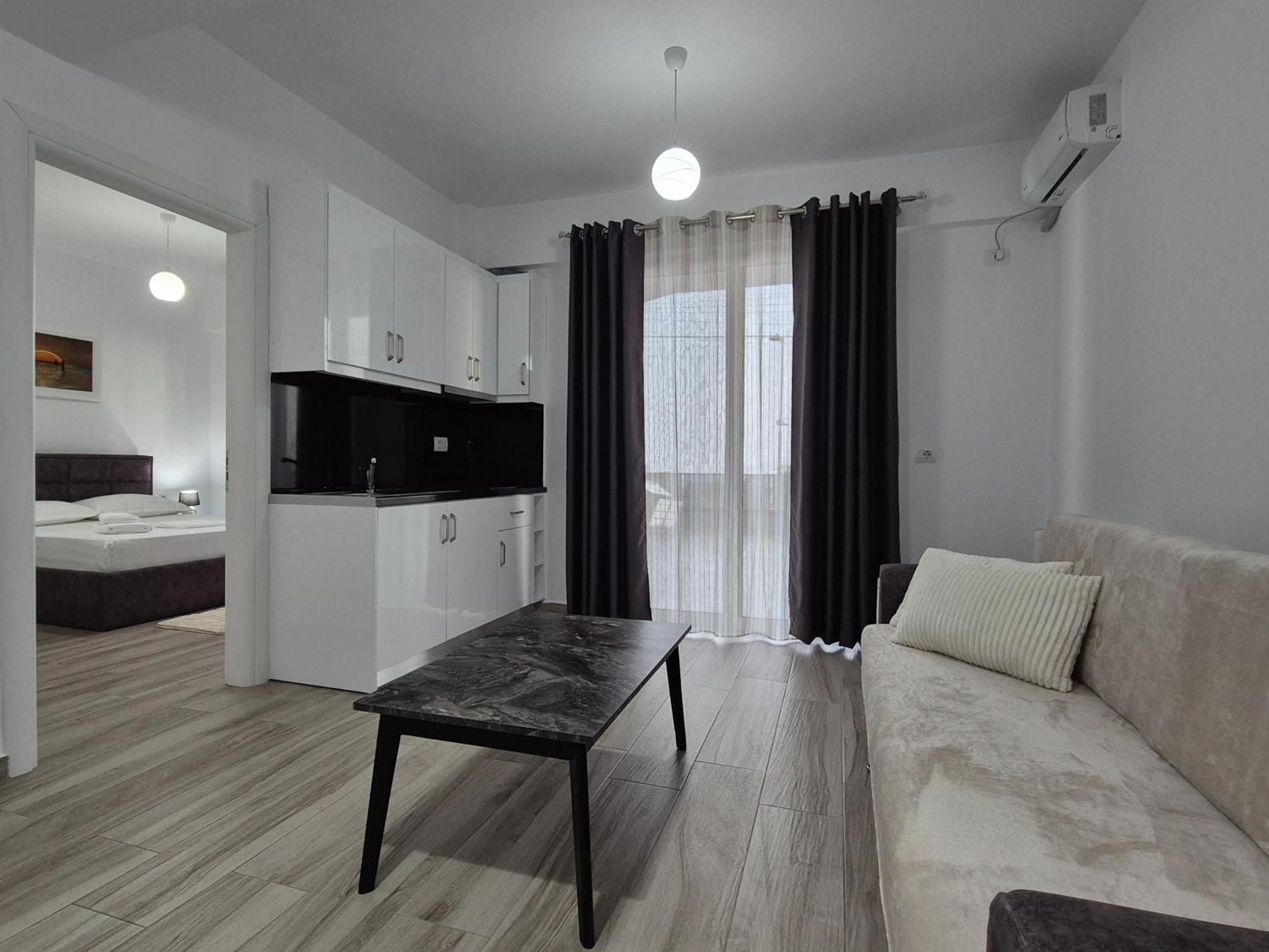 Flore Rooms Sarande Exterior photo