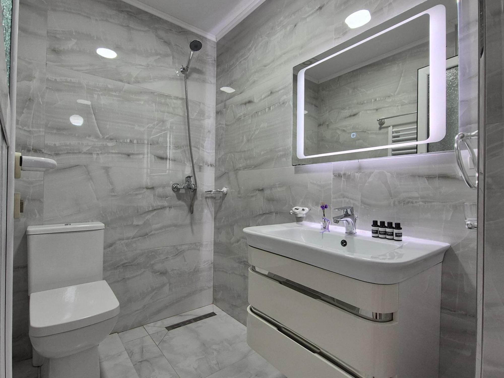 Flore Rooms Sarande Exterior photo