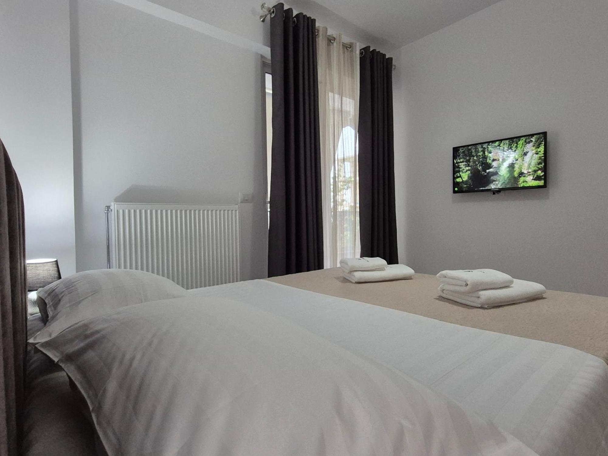 Flore Rooms Sarande Exterior photo