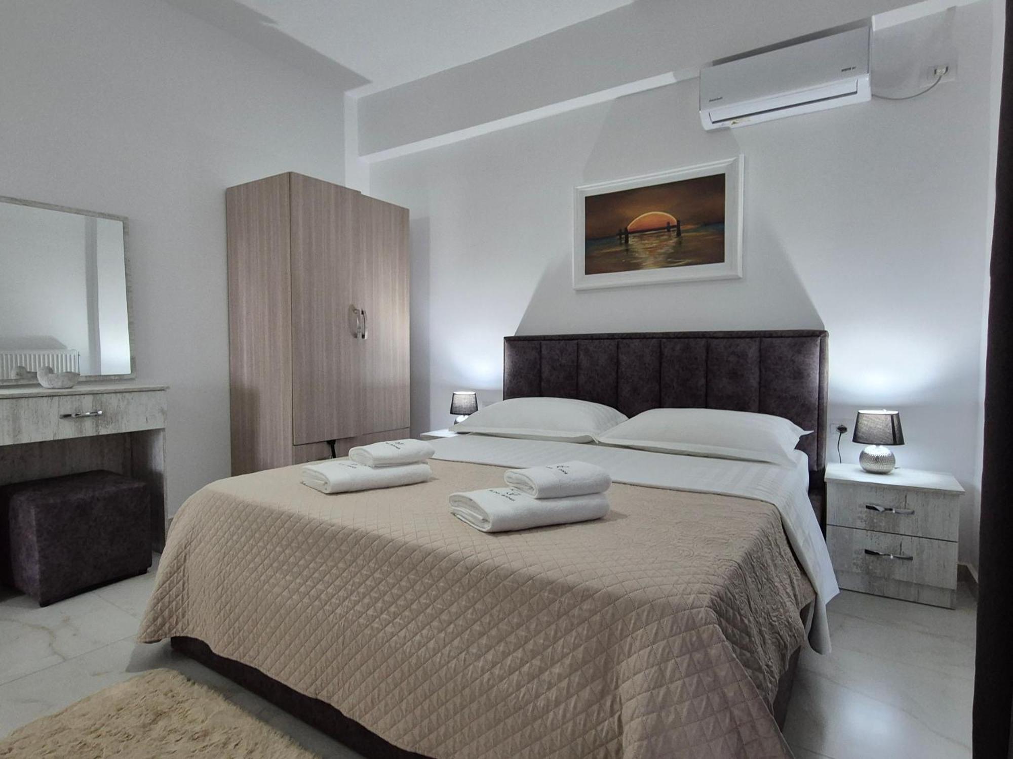 Flore Rooms Sarande Exterior photo